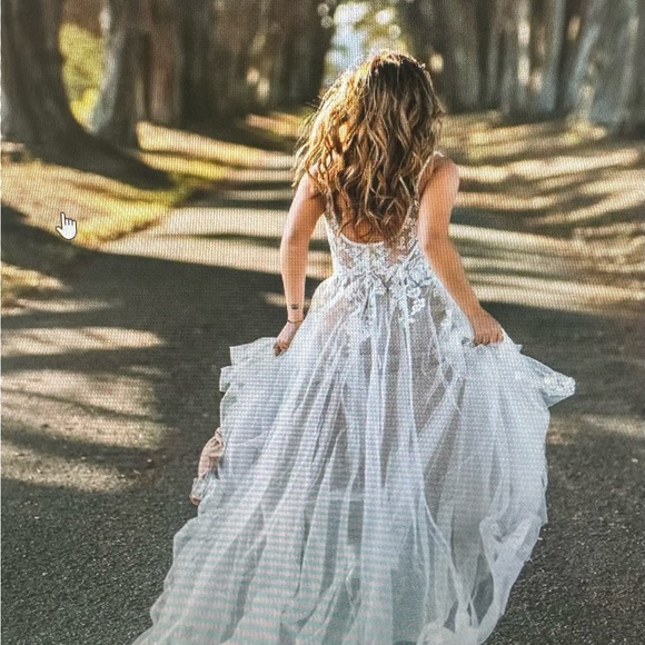 All Who Wander bohemian style wedding dress - Picture 5 of 16